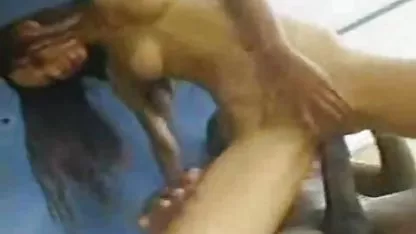 Orang kulit hitam hardcore kulit putih kemaluan yang mendalam xxx bokep penis besar di matanya