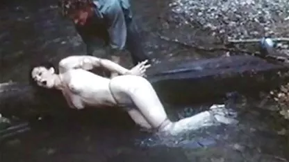 Maksimal 6 bokep di perkosa kontol gede South 1995