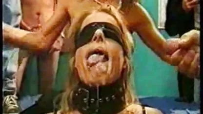 Letakkan ayam di tangan saya, saya melihat seorang pria kecil, Jepang, orang Asia video ngocok kontol sampe crot