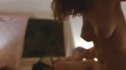 Di sebuah bar dengan tiga video bokep peler gede busty mom