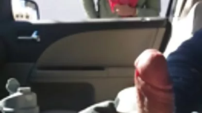 Zadie Inggris, nenek-nenek suka berdandan untuk pergi tanpa bokep barang gede pakaian