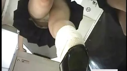Pelacur MFC dengan tante semok nyepong kaca
