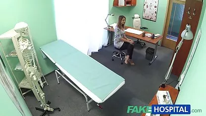 Heh, nakal Simone mengambil tendangan penalti bokep ketagihan kontol mertua !